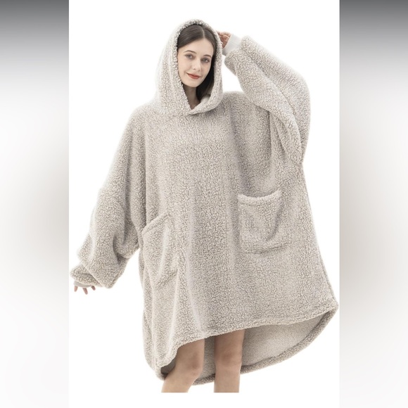 Wearable Blanket - Picture 2 of 4